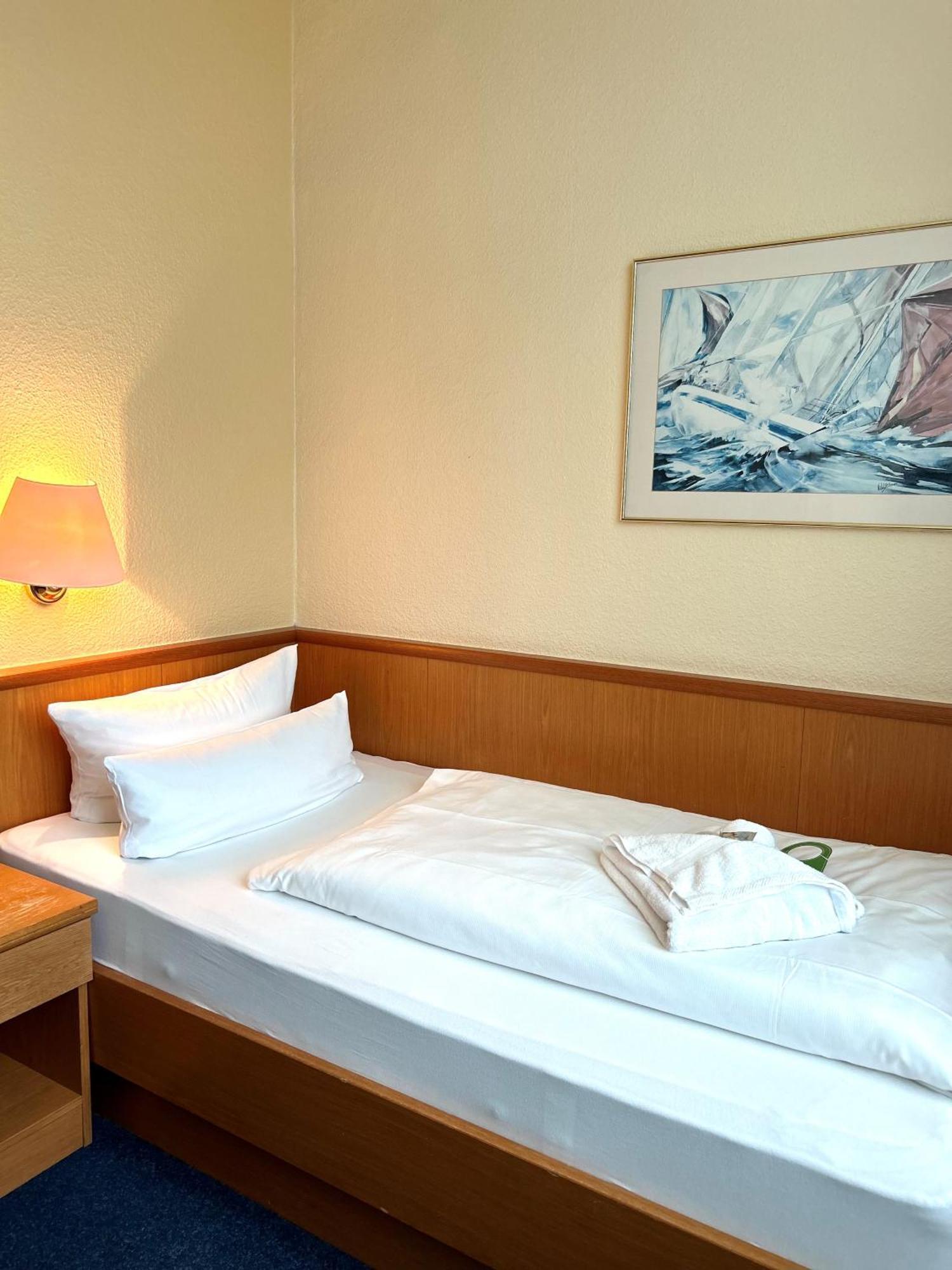 Sure Hotel By Best Western Wilhelmshaven City Exterior photo